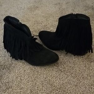 Black Taos fringe booties size 9-9.5